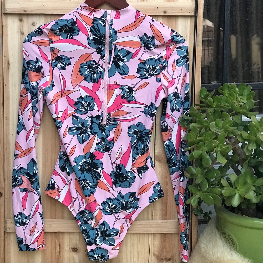 🌸Billabong Rash Guard Women’s Sz Medium 🌸🌸
